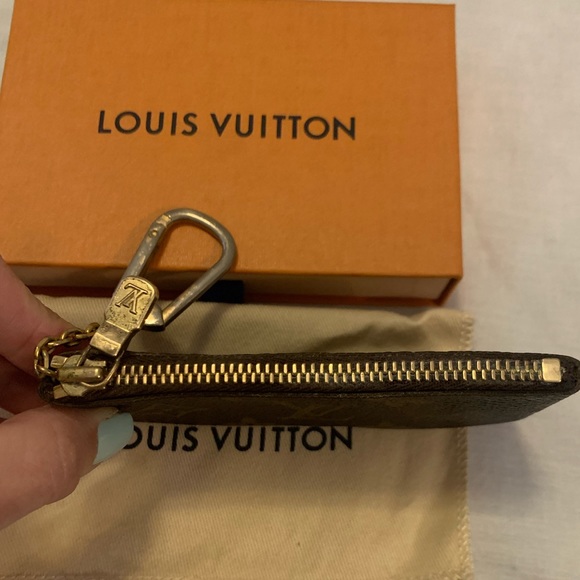 ❌SOLD❌100% Authentic Louis Vuitton Key/Card Holder - Picture 4 of 6